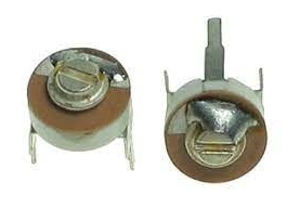 形容微調(diào)電容器和可變電容器之間的區(qū)別變化